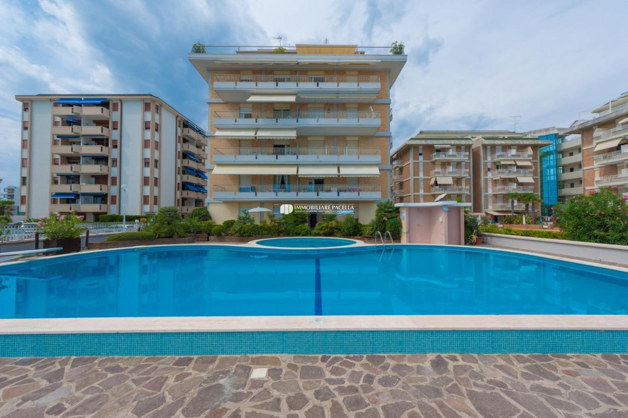 Residence Solmare Immobiliare Pacella Лидо ди Йезоло Екстериор снимка