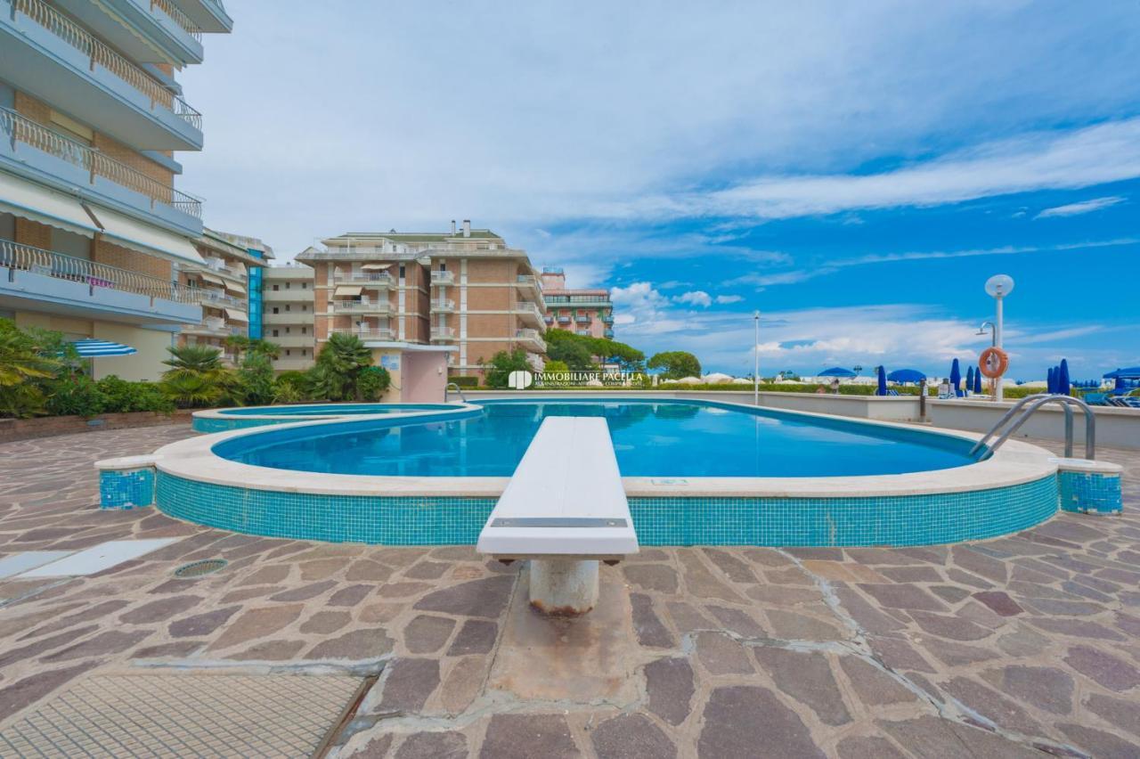 Residence Solmare Immobiliare Pacella Лидо ди Йезоло Екстериор снимка