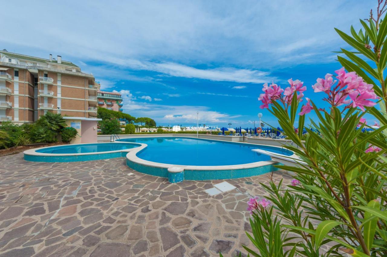 Residence Solmare Immobiliare Pacella Лидо ди Йезоло Екстериор снимка