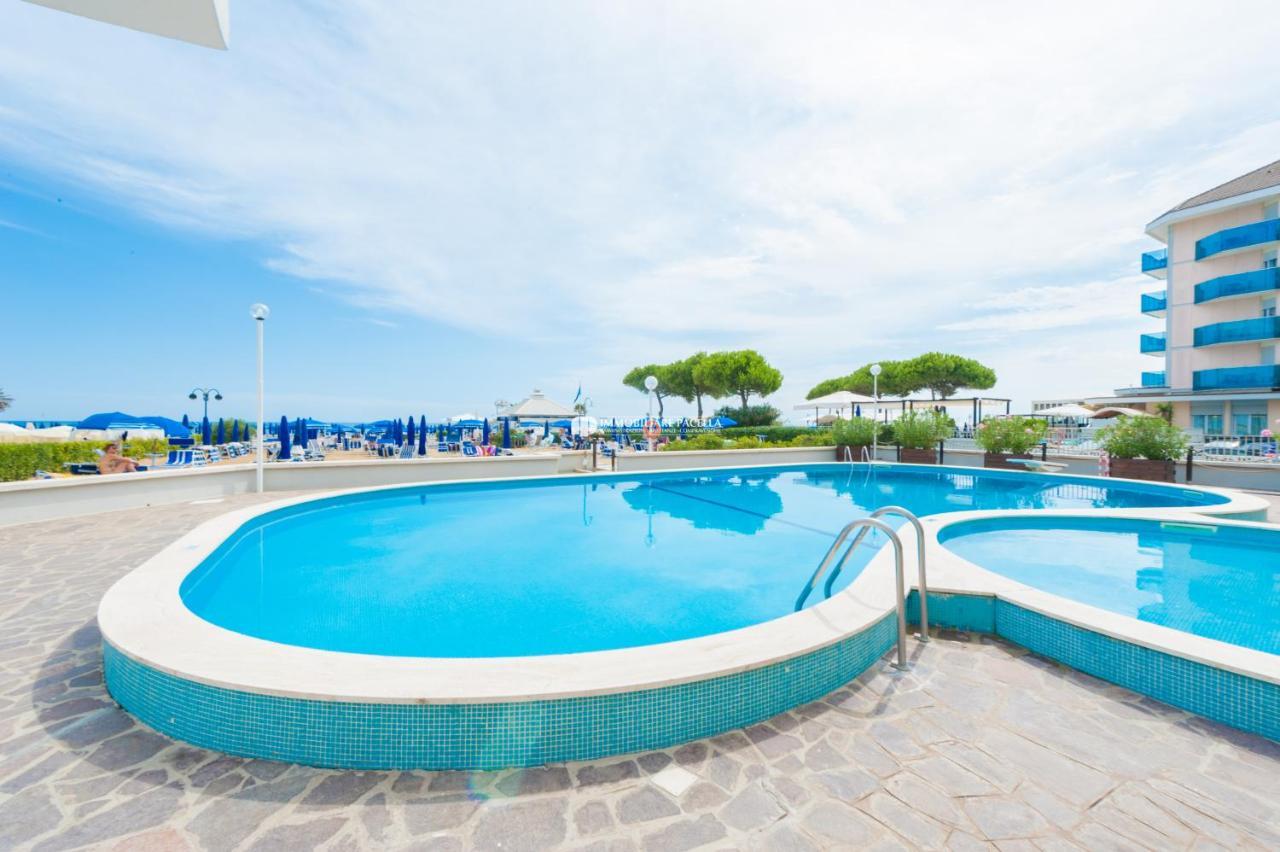 Residence Solmare Immobiliare Pacella Лидо ди Йезоло Екстериор снимка